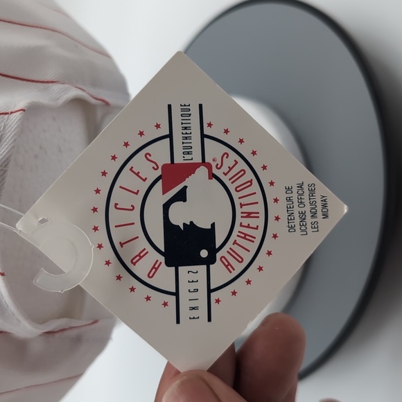 MLB| NWT Vintage MLB Red Cincinnati Reds Sports Cap Snap Back Grey Brim - Picture 9 of 14